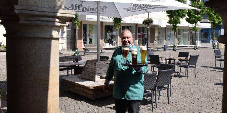 Andreas Nozar freut sich darauf, ab Sonntag in seinem Außenbereich auch wieder Gäste ohne negatives Testergebnis begrüßen zu dürfen.