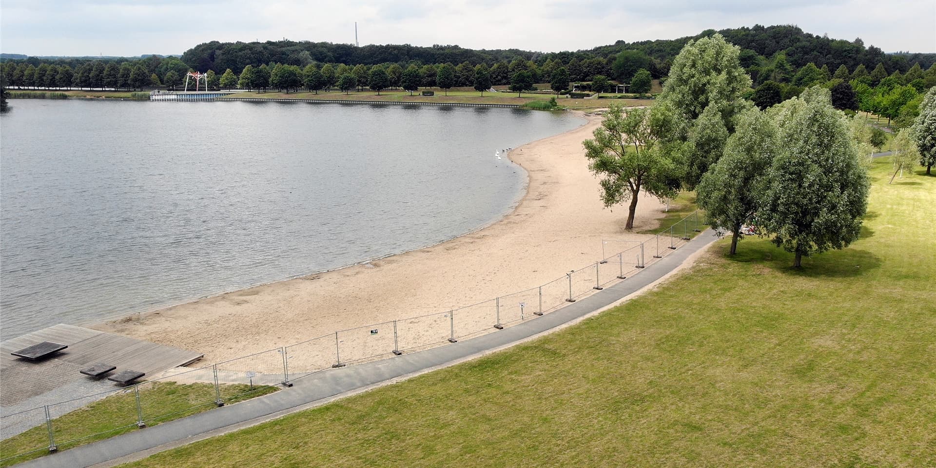 Wenn am Samstag (12.6.) die Inzidenz bei 1 liegt, könnte der Zaun um den Horstmarer See ab Montag abgebaut werden. Das kündigte die Stadt Lünen an.
