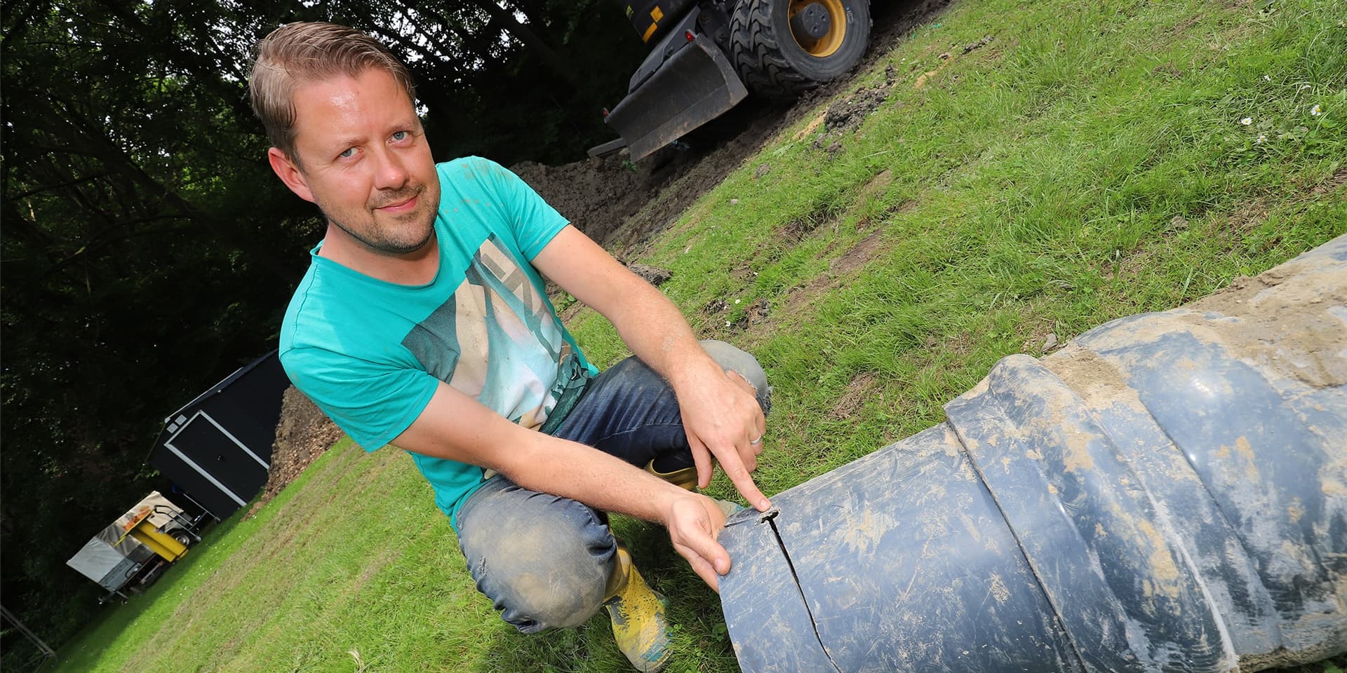 Im Juni 2021 war es bereits einmal zu einer Leckage an der Hauptleitung des Freibads Dellwig gekommen. Geschäftsführer Dirk Weise zeigte damals die undichte Stelle am Rohr.