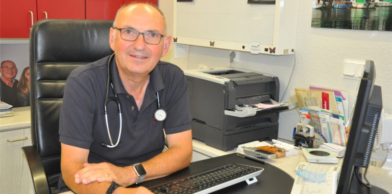 Dr. Jörg Rimbach, Vorsitzender des Schwerter Ärztevereins, sagt, dass sich die Schwerter Ärzte an die Empfehlungen der Ständigen Impfkommission Stiko hält.