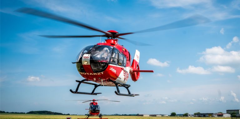 Ein Rettungshubschrauber landete wegen eines Verkehrsunfalls auf dem Rewe-Parkplatz an der Mengeder Straße in Lünen. Verletzte Personen musste er allerdings nicht transportieren.