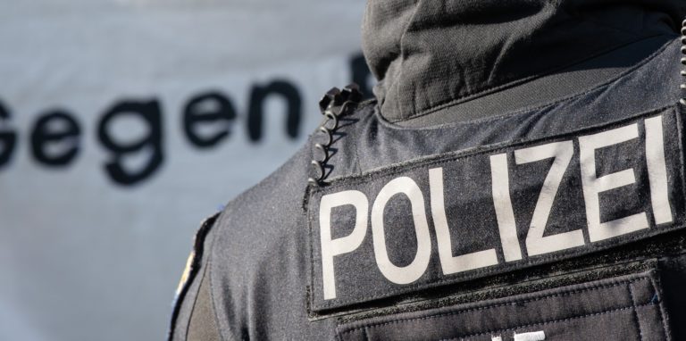 Die Dortmunder Polizei hat am Donnerstagmorgen mehrere Objekte in Dortmund durchsucht. Die Razzia richtete sich gegen den Miri-Clan.