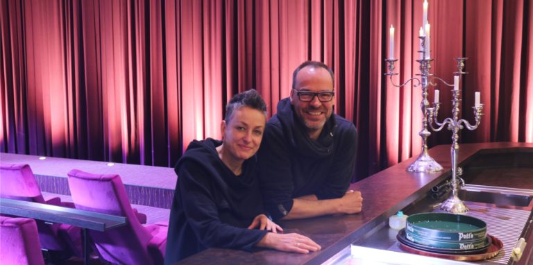 Jutta und Wido Wagner hoffen, dass sie bald wieder Gäste im Capitol Cinema Center in Werne begrüßen dürfen. Doch der angepeilte Eröffnungstermin wackelt.