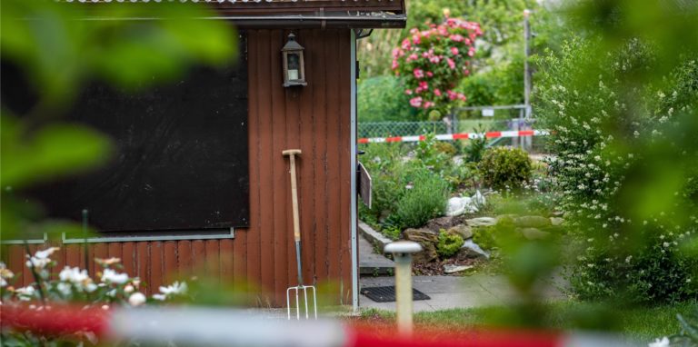 Ein IT-Techniker aus Münster soll seinen Ziehsohn immer wieder auch anderen Männer für ihre Gewalttaten zugeführt haben.