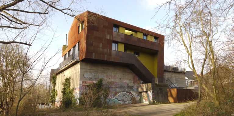 Das Haus auf dem Bunker am Tremoniapark ist ein Hingucker.