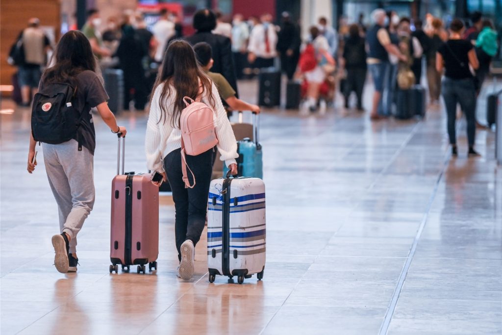 title attribut Werden nachhaltige Reisen populärer? Oder zieht es die Menschen wieder in den Billigflieger?