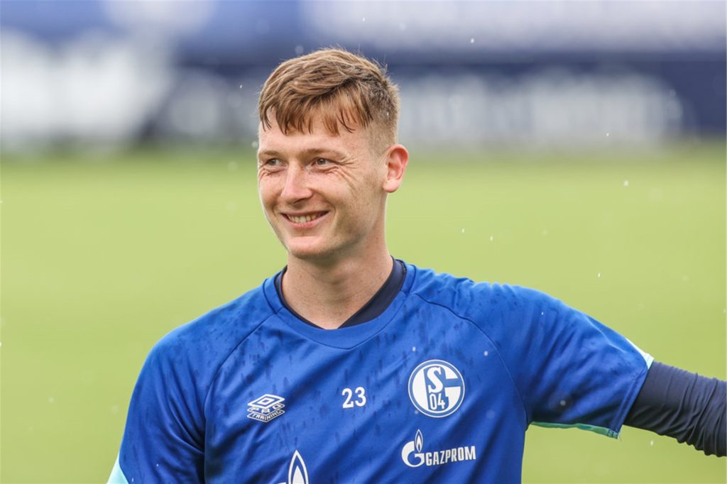 title attribut „Ich versuche, mein Teil beizutragen und mich durch gute Leistungen im Mannschaftstraining anzubieten. Die Entscheidung fällt letztlich der Trainer.“