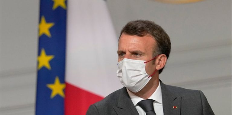 Wir müssen in Richtung einer Impfung aller gehen, weil das vorerst der einzige Weg zurück zu einem normalen Leben ist», so Präsident Macron.