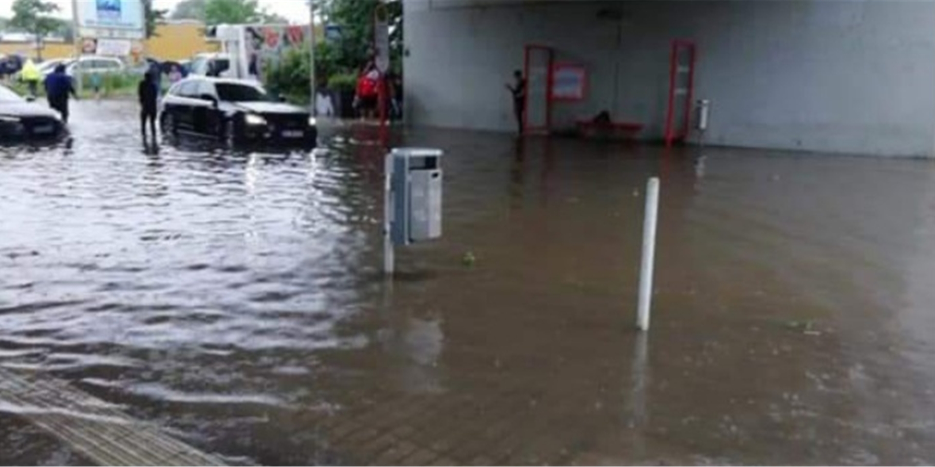 Überall in Dortmund hat der Regen Straßen überflutet.