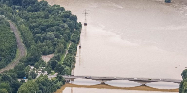 Auch der Hengsteysee hatten mit dem Jahrhundert-Regen von Mittwoch zu kämpfen.
