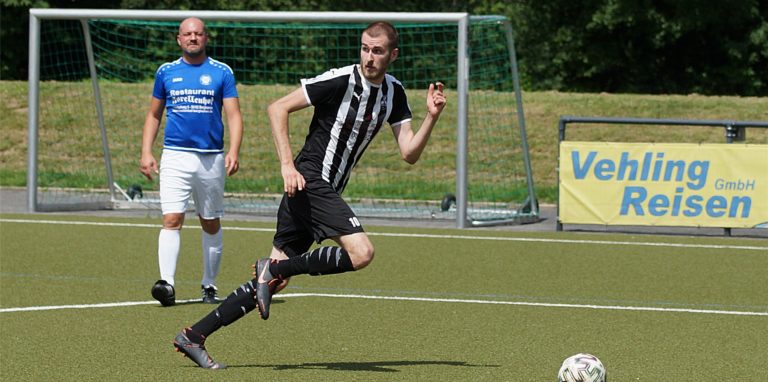 Marvin Bremkes fühlte sich bei seinem Gastspiel an alter Heimatstätte pudelwohl. Der SV Afferde besiegte den VfL Kamen III.