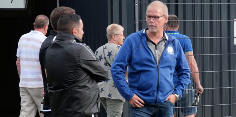 Beim VfL Kamen herrscht Gesprächsbedarf, da ist sich die Sportliche Leitung mit Olaf Haeseler (rechts) und den beiden Trainern Emre Aktas und Sebastian Laub sicher.