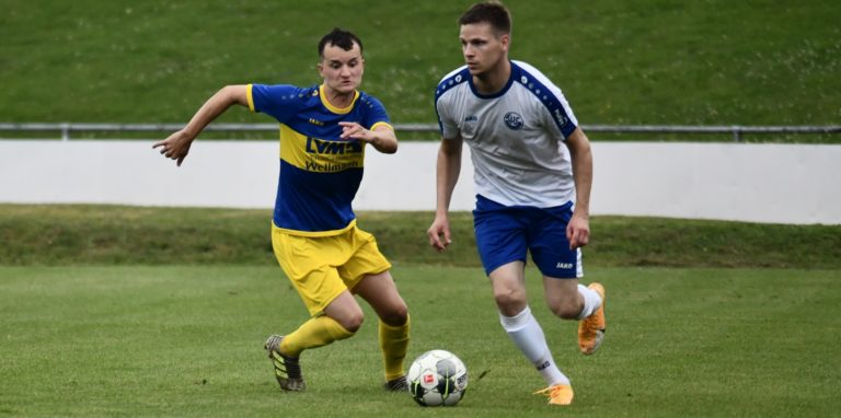 Marcel Scholtysik (l.) glich zwischenzeitlich für den SV Herbern gegen den TuS Hiltrup aus. Zum Sieg reichte es am Ende dennoch nicht.