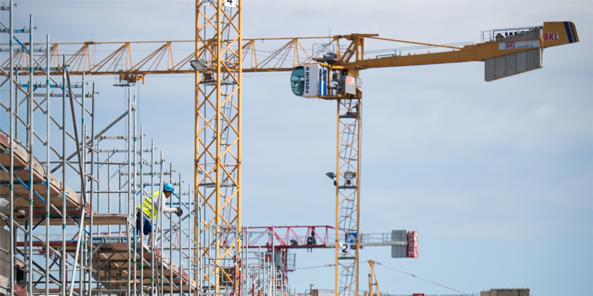 Der Bauboom hält an, die Nachfrage ist in den letzten Jahren explodiert und die Immobilienpreise auch.