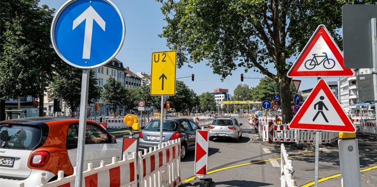 Ein aktuelles Bild aus der Dortmunder City mit Symbolcharakter – an vielen Stellen gibt es Bauarbeiten. Unsere interaktive Karte zeigt, wo.
