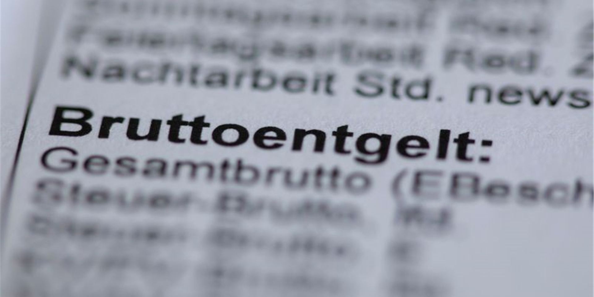 Nach Angaben des Statistischen Bundesamtes lag die bezahlte Wochenarbeitszeit von Vollzeitbeschäftigten im 1. Quartal dieses Jahres um drei Prozent unter dem Niveau des Vorjahresquartals. Foto: Jens Büttner/dpa-Zentralbild/ZB