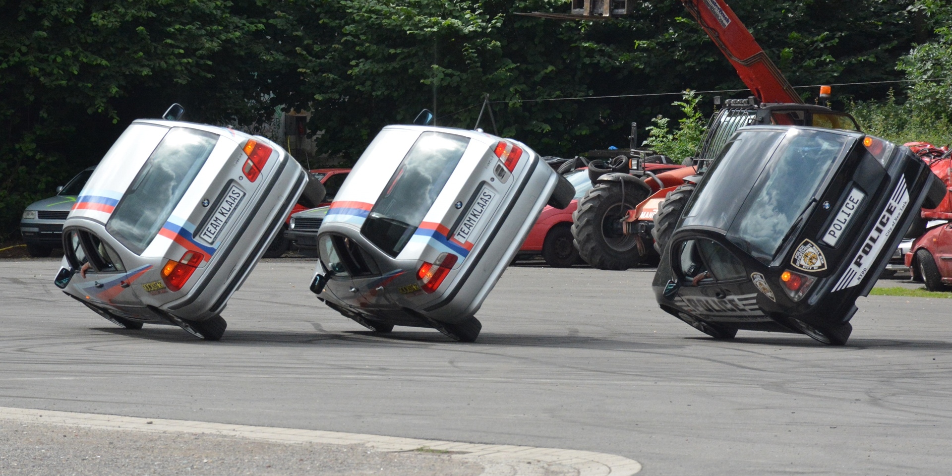 Spektakulär: Bei einer Stunt-Show gab es am Wochenende nicht nur fliegende Monstertrucks.