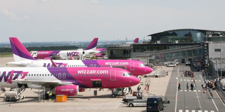 Wizzair ist die wichtigste Fluglinie für den Dortmunder Airport. Ein Großteil der dortigen Passagiere fliegt mit Fliegern des ungarischen Anbieters.