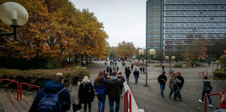 Auf dem Campus der TU Dortmund soll es zu übergriffigen Vorfällen gekommen sein. Nun teilt die Polizei neue Erkenntnisse mit.