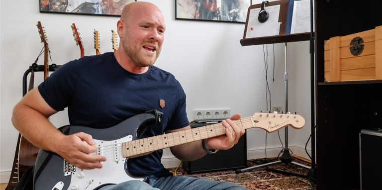 Jens Peick: Die Gitarre hilft ihm, nach einem hektischen Tag den Kopf freizubekommen.