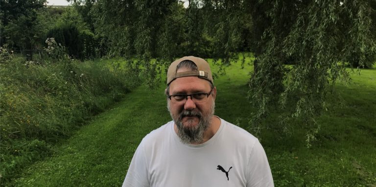 Michael Mentrup kann nicht glauben, dass ihm ein Gewerbegebiet vor die Nase gesetzt werden soll.