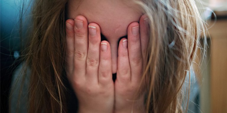 Ein Fröndenberger steht wegen sexuellen Missbrauchs einer Minderjährigen vor dem Landgericht Dortmund. (Symbolbild)