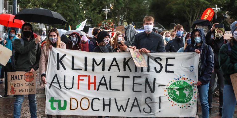 Zwei Tage vor der Bundestagswahl im September plant Fridays for Future einen Aktionstag mit bundesweiten Kundgebungen. Das Bild stammt von einer Kundgebung aus dem vergangenen Jahr.