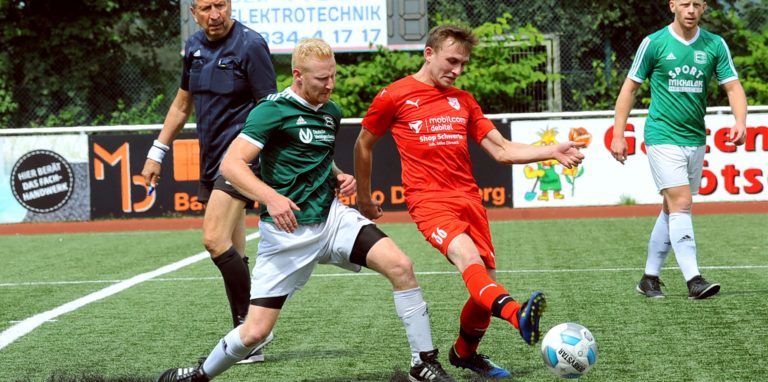 Die Holzpfosten Schwerte (rot) starten mit einem deutlichen Ziel in die Spielzeit.