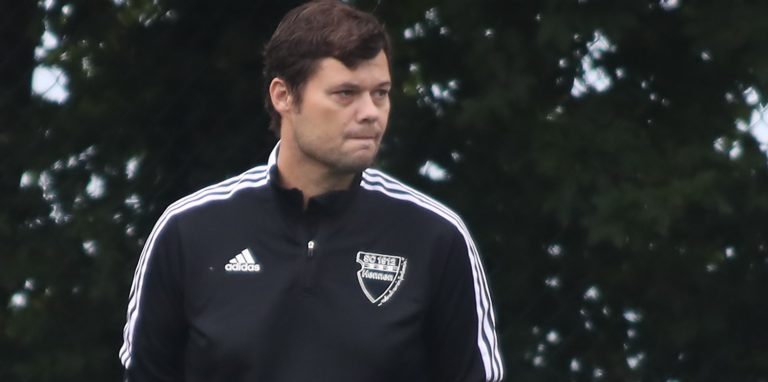 Mit Sascha Engelberg ist auch der Trainer neu beim SC Hennen.