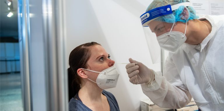 Der Altersdurchschnitt der gemeldeten Coronavirus-Fälle in Dortmund liegt mittlerweile bei unter 30.