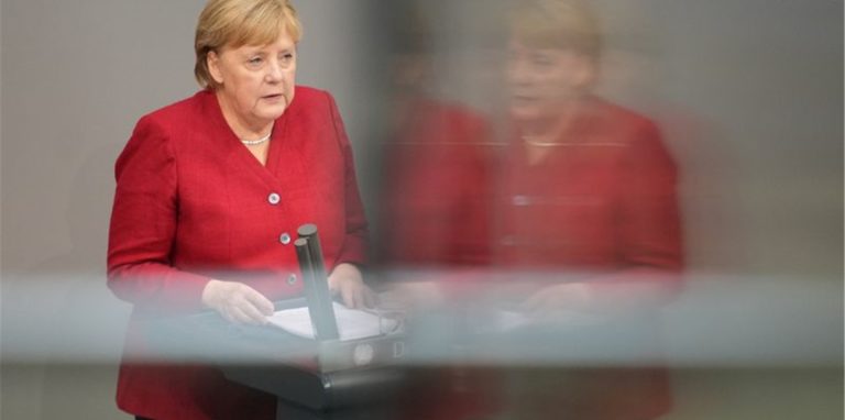 Angela Merkel bei ihrer Regierungserklärung zur Lage in Afghanistan.