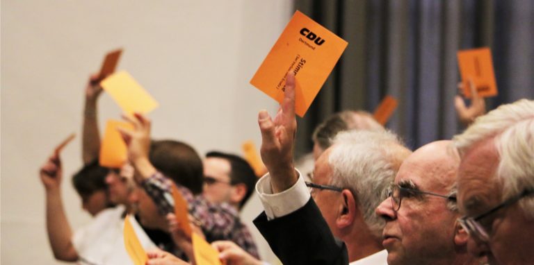 Beim Kreisparteitag der Dortmunder CDU haben wurde unter anderem über den neuen Kreisvorsitzenden abgestimmt. Das Amt übernimmt der bisherige kommissarische Kreisvorsitzende Sascha Mader.