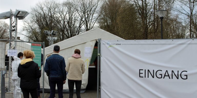Das Schnelltestzentrum am Hagen in Werne bietet ab Mittwoch reduzierte Öffnungszeiten an.