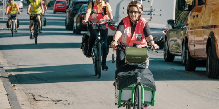 Mit einer Radtour zum Bundesgesundheitsministerium nach Berlin macht der Bundesverband Parkinson Youngster auf seine Anliegen aufmerksam.