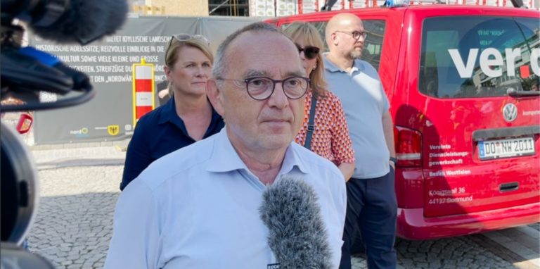 SPD-Chef Norbert Walter-Borjans beantwortete am Rande einer ver.di-Demonstration die Fragen der Journalisten.