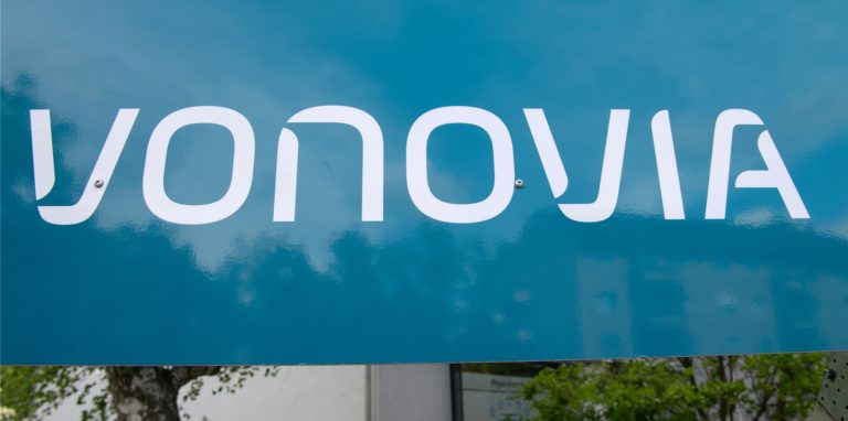 Der Immobilienkonzern Vonovia war mit der geplanten Übernahme des Konkurrenten Deutsche Wohnen zunächst gescheitert, nun geht der Poker weiter.