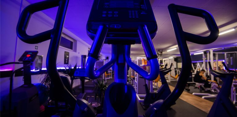 Ein Dortmunder Fitnessstudio-Betreiber steht wegen seines Umgangs mit den Corona-Maßnahmen in der Kritik. (Symbolbild)