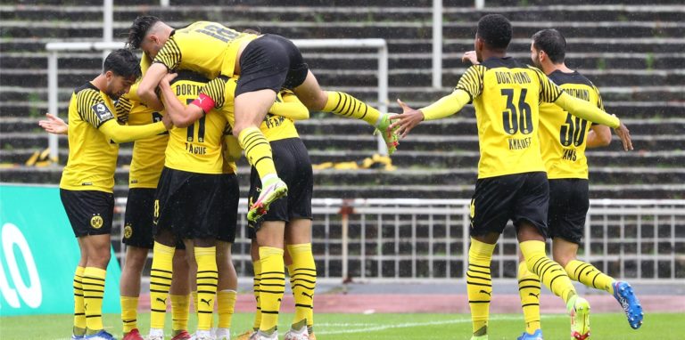 Große Freude bei der BVB-U23 in der ersten Halbzeit.