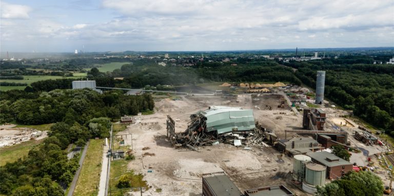 Das Archivbild zeigt das ehemalige Steag-Gelände während der Sprengarbeiten im Juli dieses Jahres.