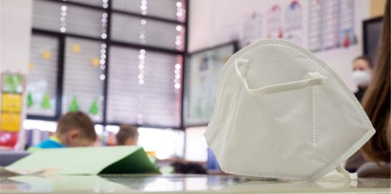 Es gibt wieder vermehrt Corona-Ausbrüche an Kitas und vor allem an Schulen.