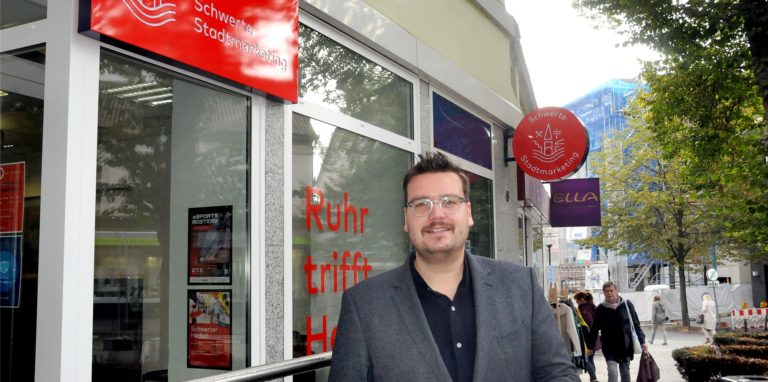 Michael Kersting, Leiter des Stadtmarketings, ist mit seinem Büro ins Herz der City am Postplatz gezogen.