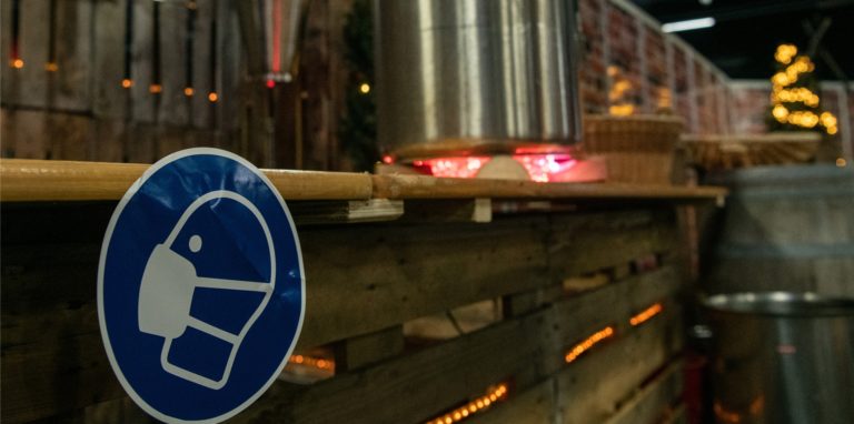 Maskenpflicht – ja oder nein? Patrick Arens erklärt am Dienstag, welche Regeln auf dem Dortmunder Weihnachtsmarkt gelten.