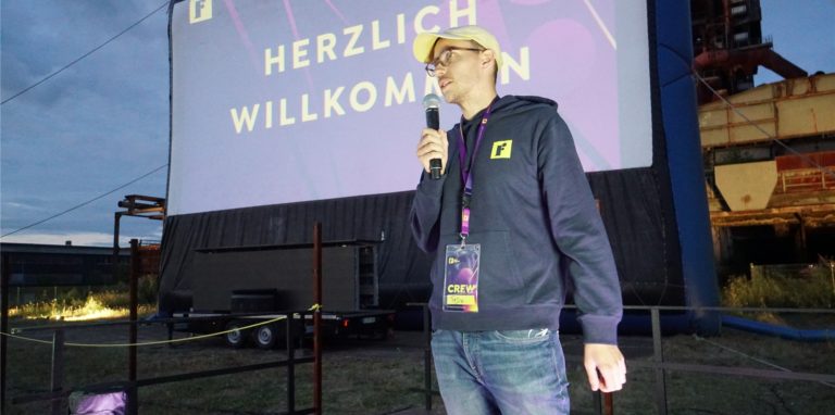 Das Autokino auf Phönix-West in Dortmund geht in die Schlussphase. Felix Japes leitet das Projekt.