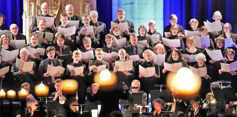 Stimmungsvoll bei Kerzenschein: Die Philipp-Nicolai-Kantorei wird wieder ihr Weihnachtskonzert aufführen – wie in vergangenen Jahren, aber doch ganz anders.