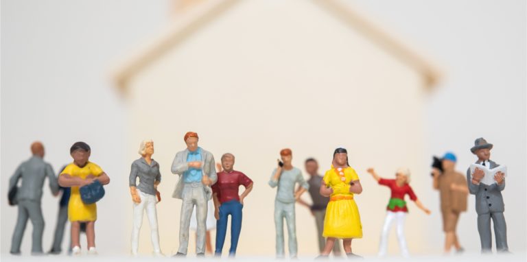 Immobilienverwalter dienen als „Prellbock gegenüber Eigen­tümer­gemein­schaft, Mieter, Nachbarn und Behörden und schaffen Freiräume“.