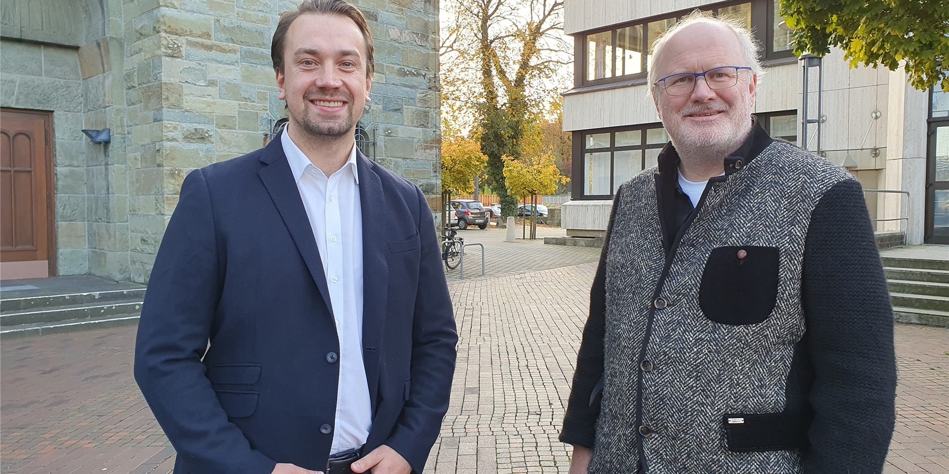 Verwaltungsleiter des Pastoralen Raumes Unna-Fröndenberg-Holzwickede, Stefan Spallek und Pfarrer Paul Mandelkow hoffen auf eine große Wahlbeteiligung bei den Pfarrgemeinderats- und Kirchenvorstandswahlen.
