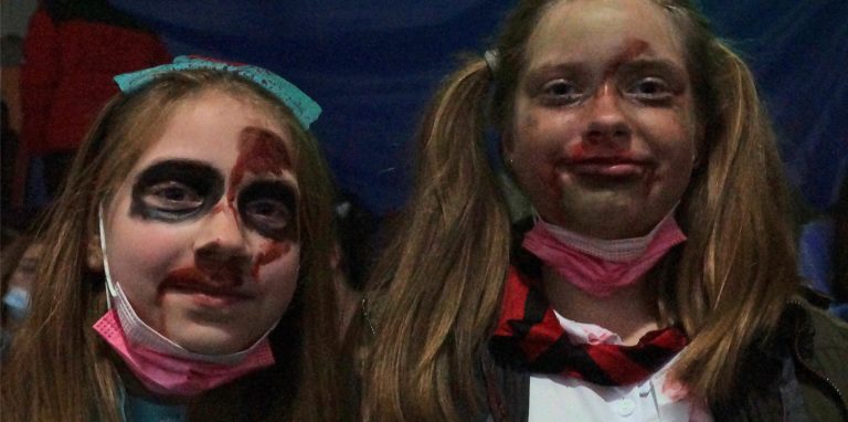 Ganz schön gruselig ging es bei „Halloween on Ice“ am Samstagabend in der Eishalle in Weddinghofen zu.