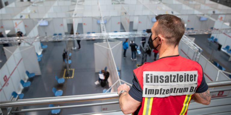 Werden die Impfzentren in NRW für die Vergabe der „Booster“-Impfungen wieder reaktiviert?