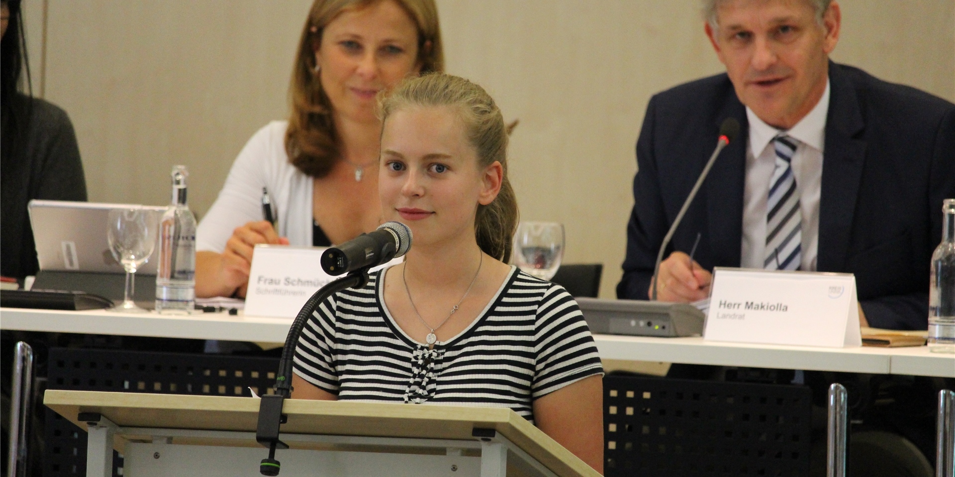 2019: Eva-Lotta Vogt, damals 16 Jahre alt, spricht im größten Parlament des Kreises Unna, dem Kreistag. Als Sprecherin von „Fridays for Future“ richtet sie einen Appell für mehr Klimaschutz an die Politik.