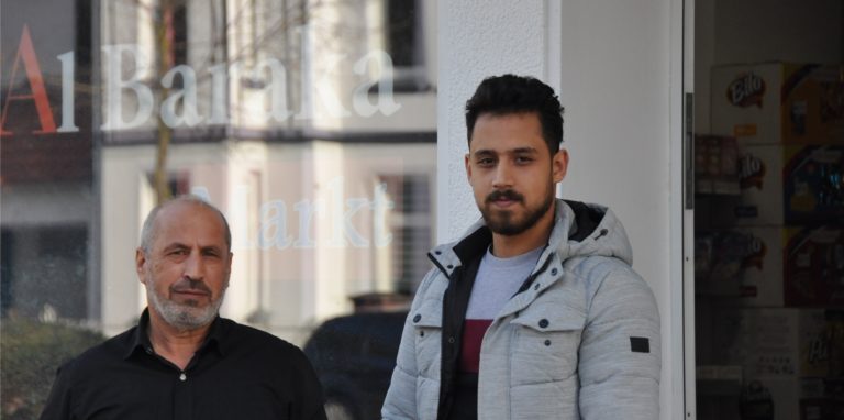 Ab Mittwoch, 10. November, werden Naif Darmoush (61) und sein Sohn Ahmad (22) den Lebensmittelmarkt Al Baraka an der Cappenberger Straße betreiben. Zur Eröffnung gibt es Begrüßungsgeschenke und Rabatte.